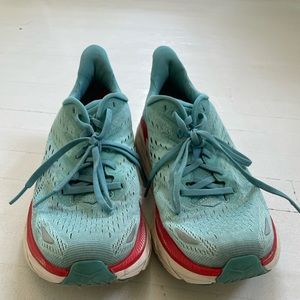 HOKA CLIFTON 8 SIZE 9